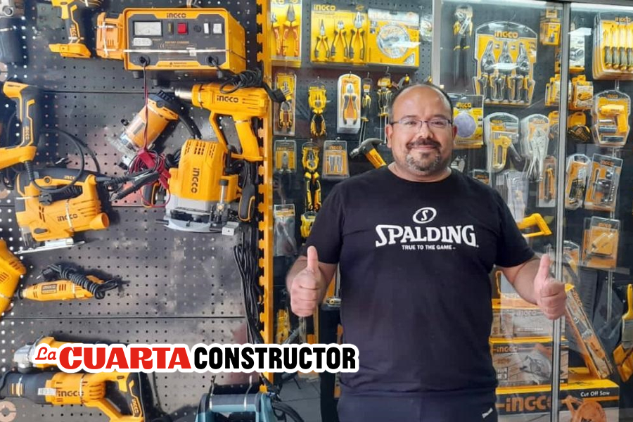 ‘El Rey de los Repartos’: Emprendedor saca pecho con su ferretería 100% móvil