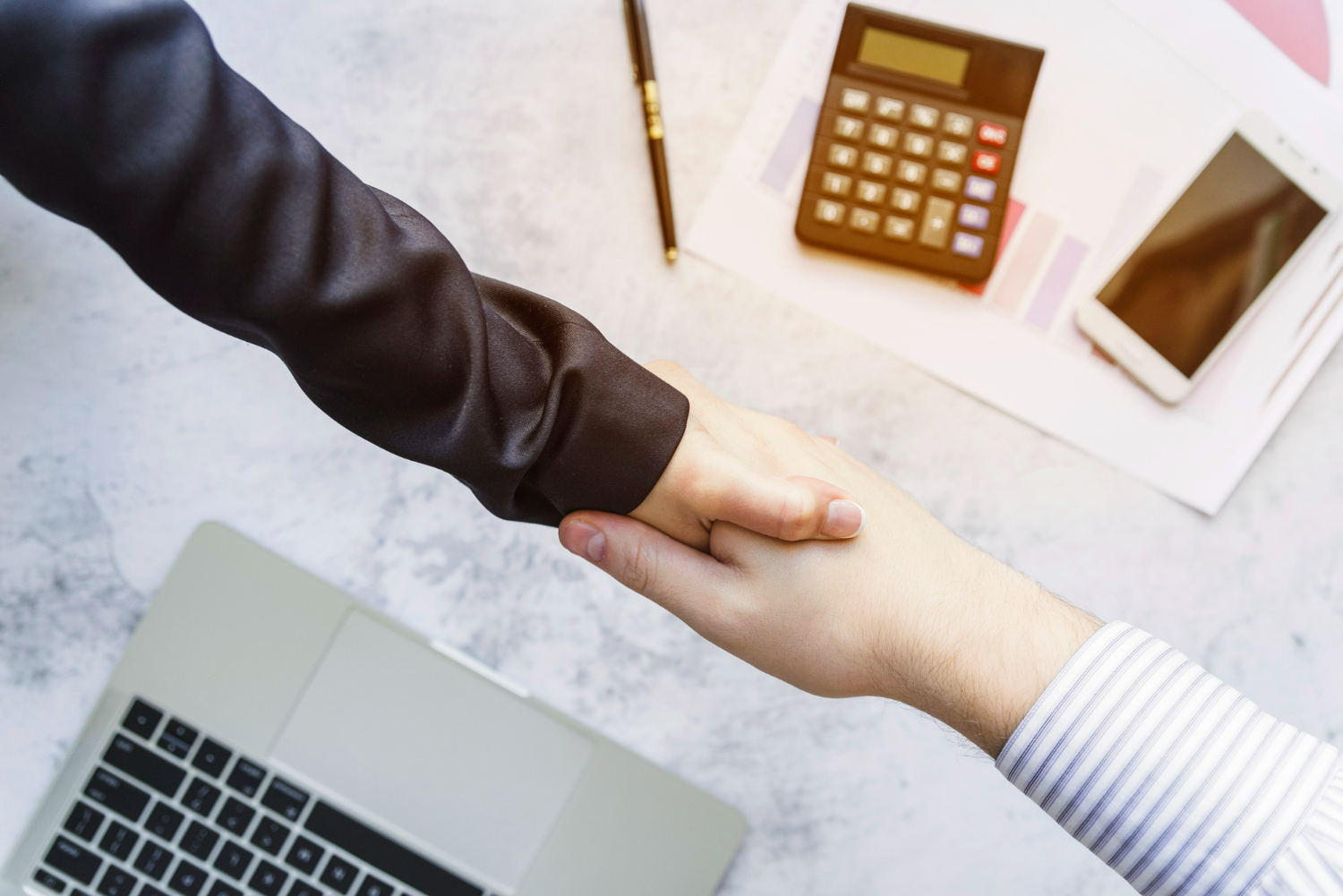 ¿Cómo puede la colaboración entre compras y finanzas ayudar a tu empresa durante la recesión?
