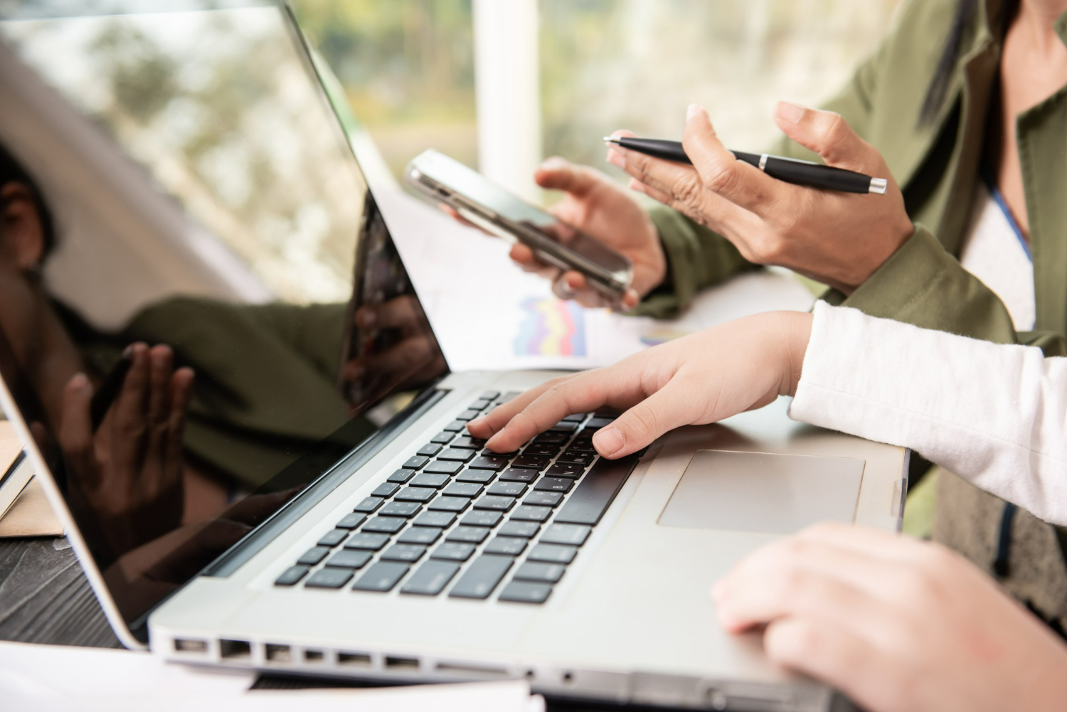 How technology helps reduce costs in sourcing processes